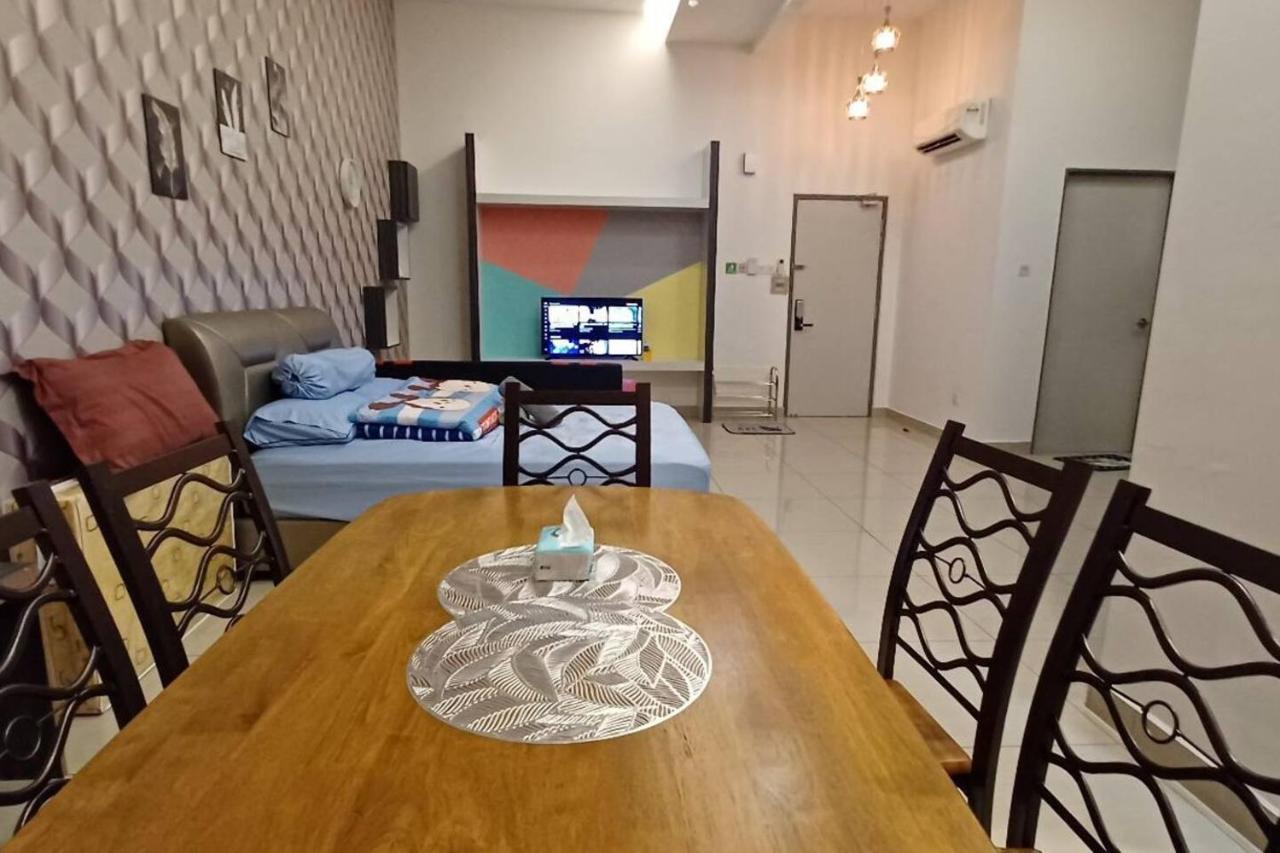 Paradise Sovo Austin Height 4-5pax Johor Bahru